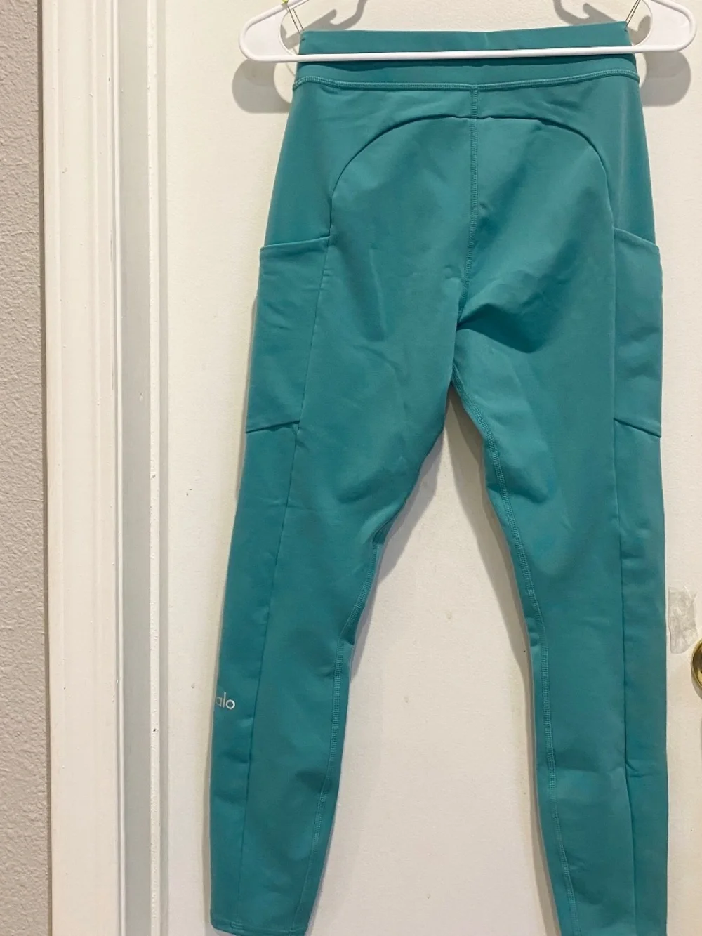 Alo Yoga Women's Green and Blue Leggings
